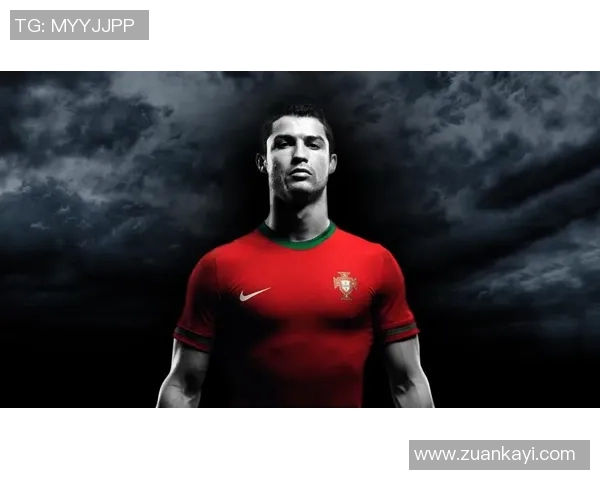 足球明星面孔融合艺术作品展现球场魅力与个性之美